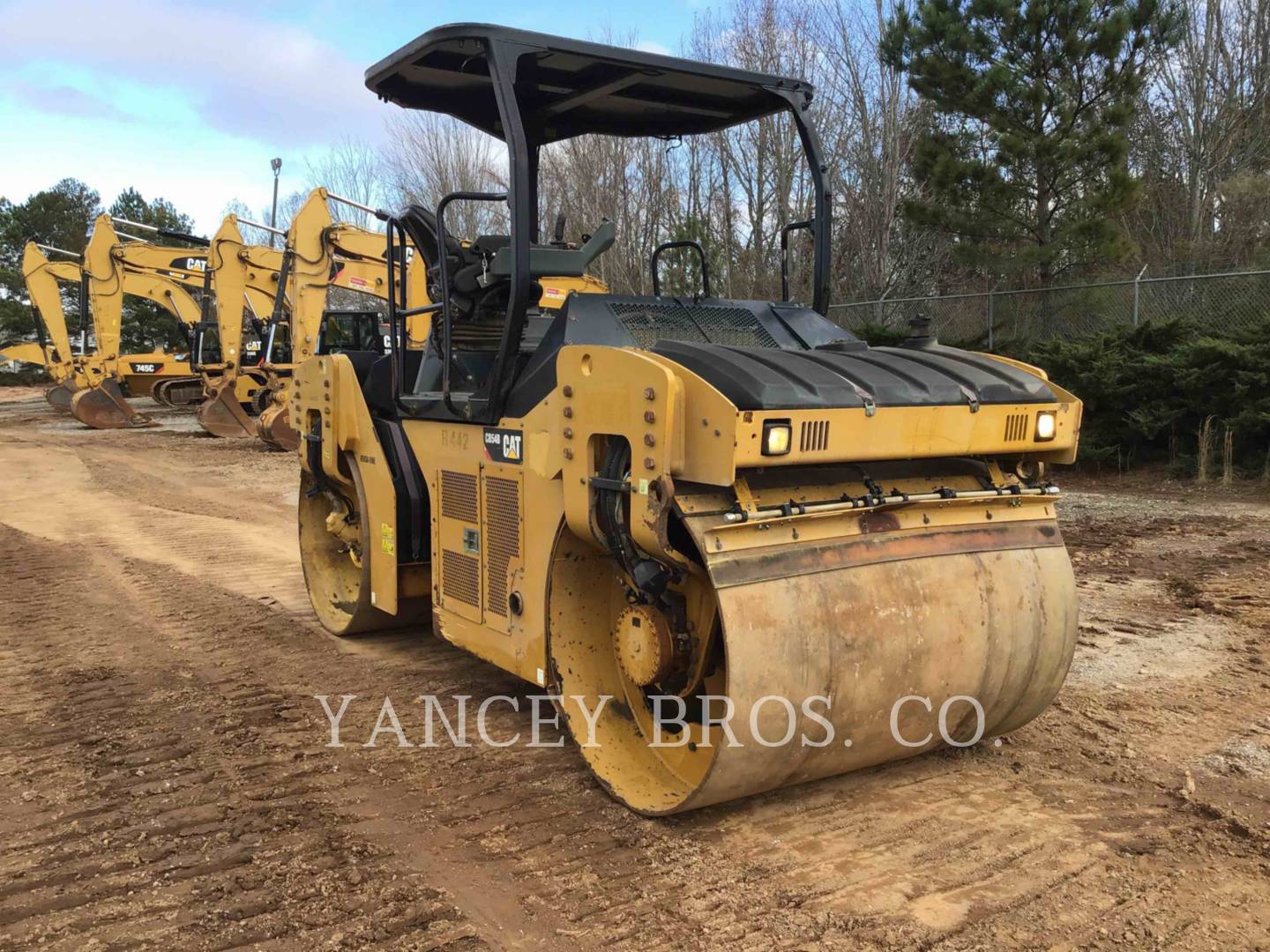 2012 Caterpillar CB54B Compactor