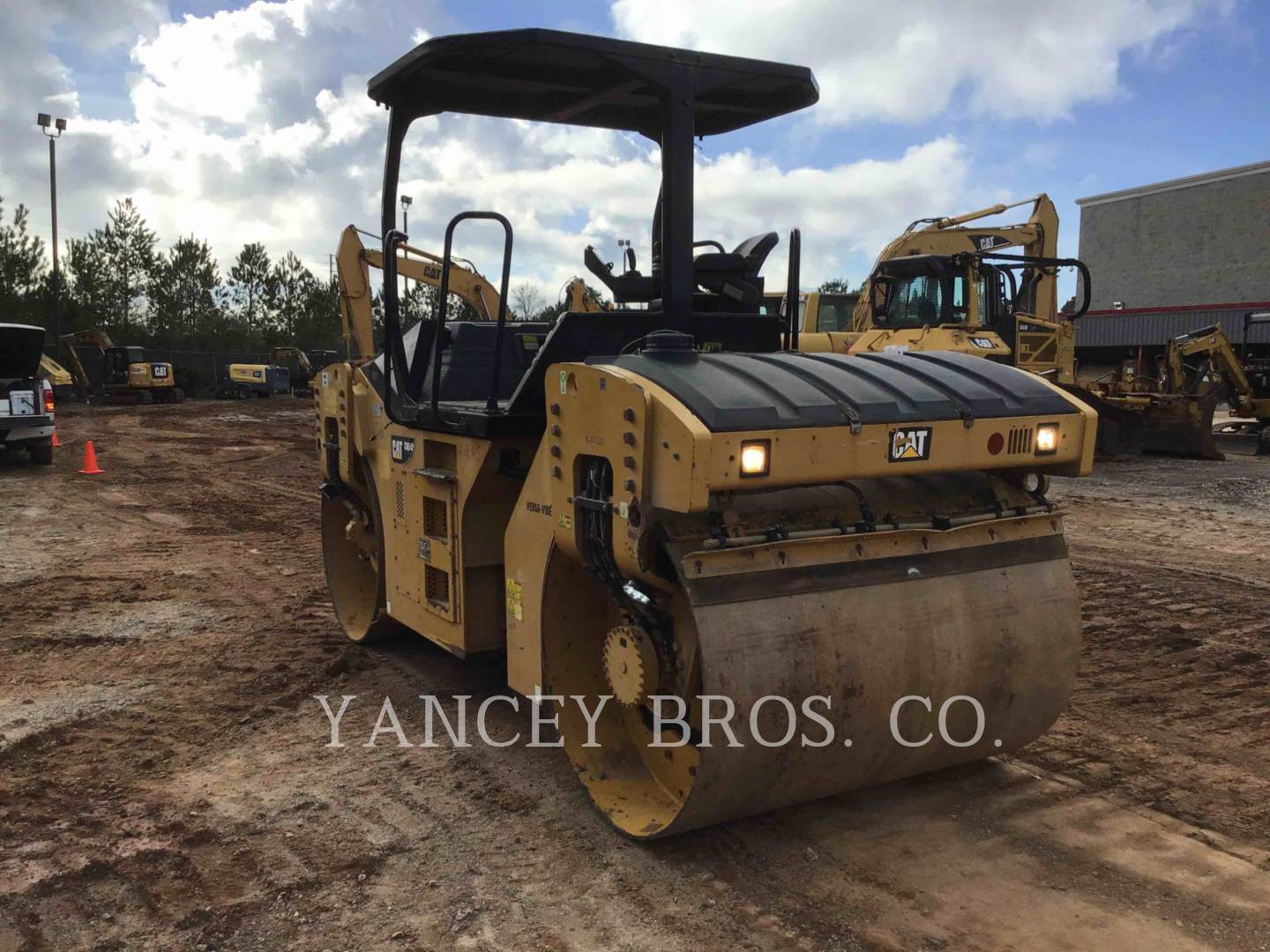 2012 Caterpillar CB54B Compactor