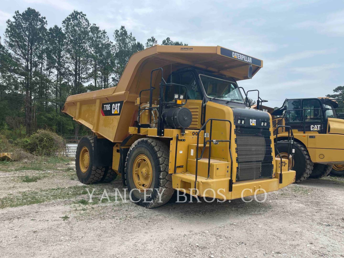 2015 Caterpillar 770G Truck