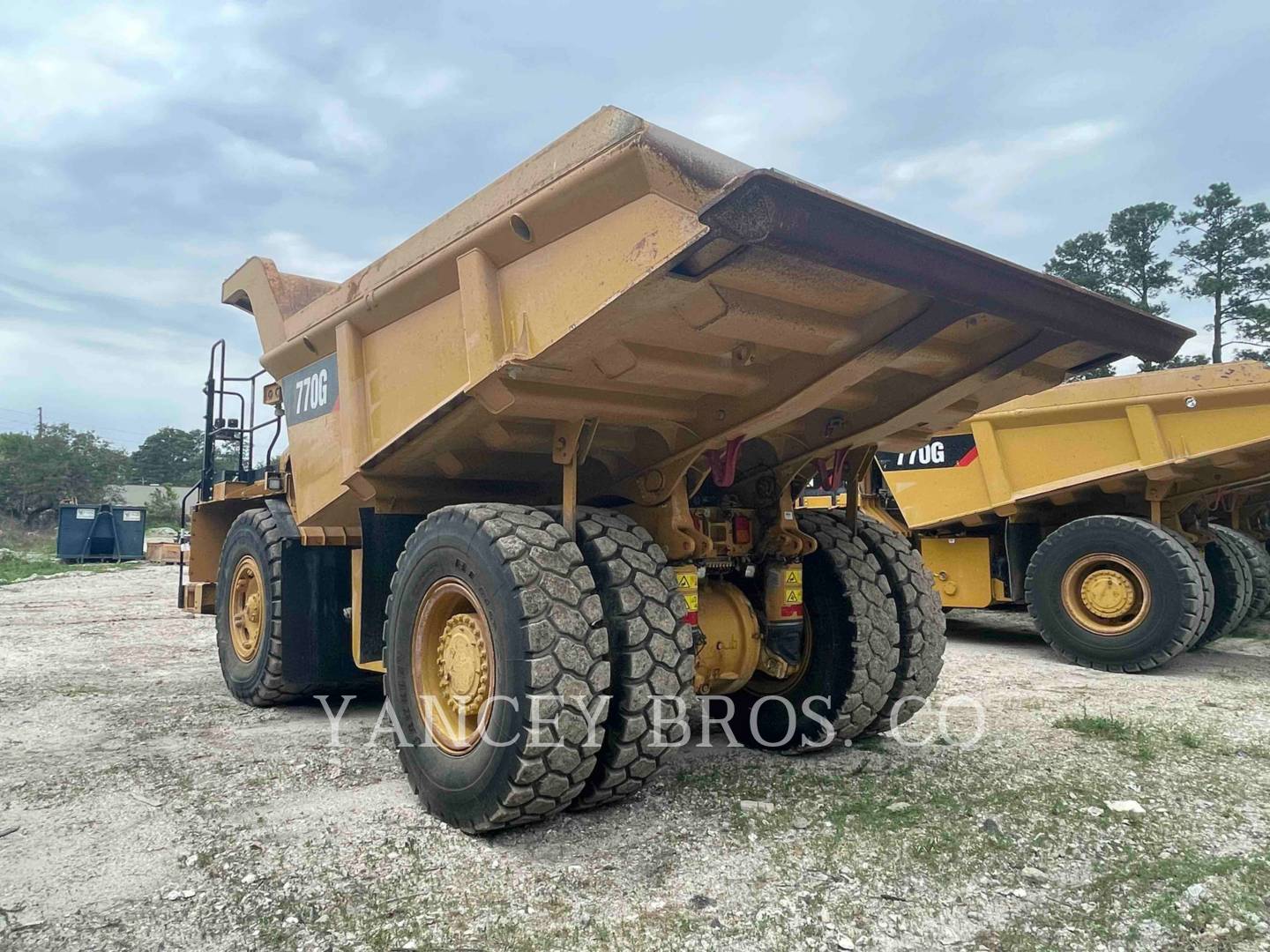 2015 Caterpillar 770G Truck