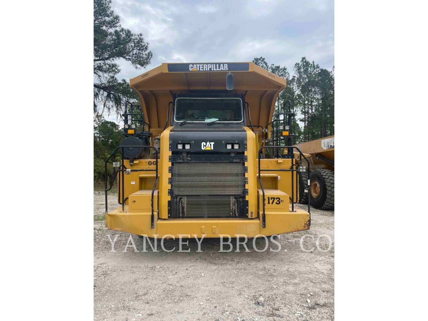 2015 Caterpillar 770G Truck