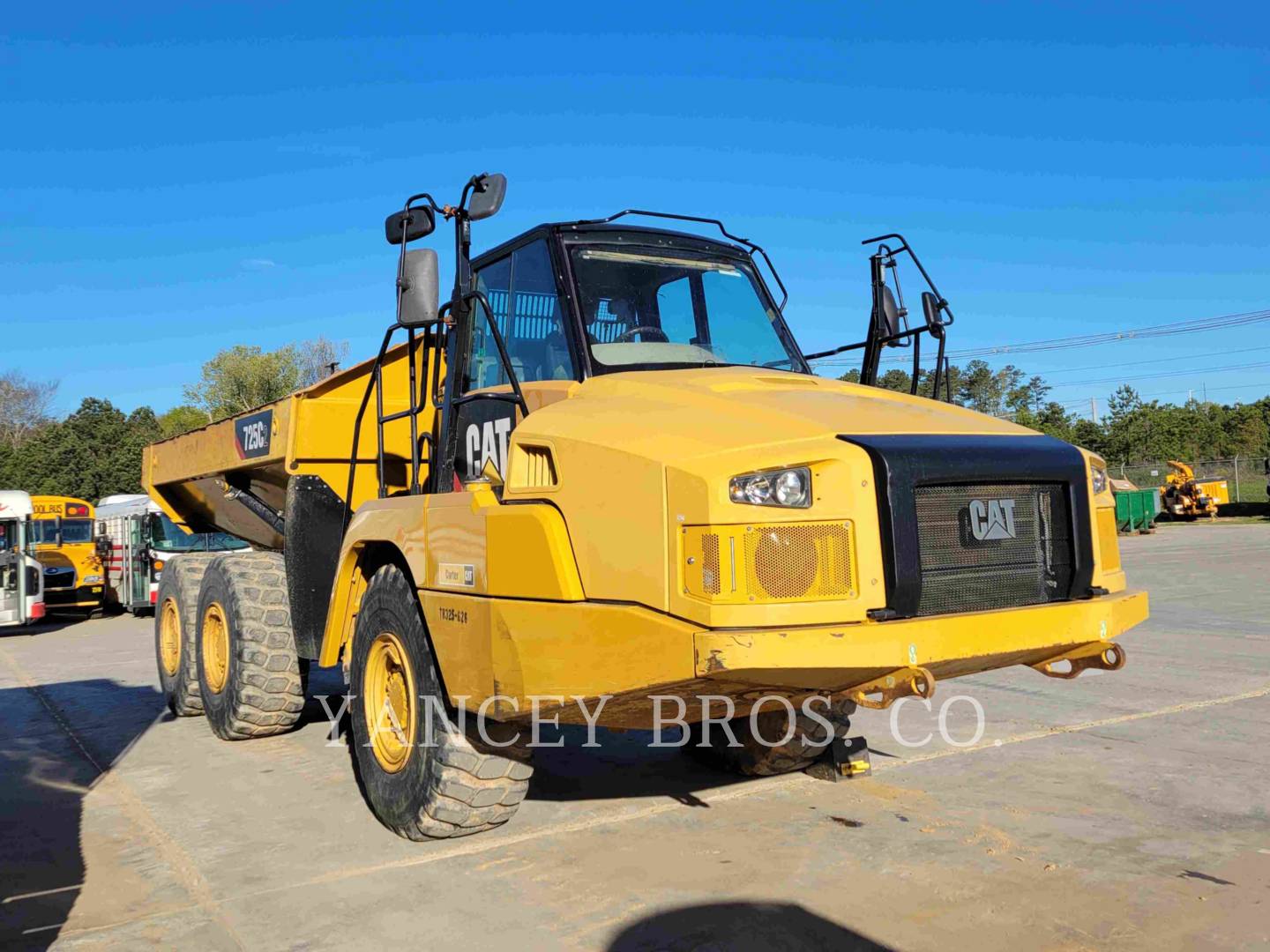 2016 Caterpillar 725 Articulated Truck