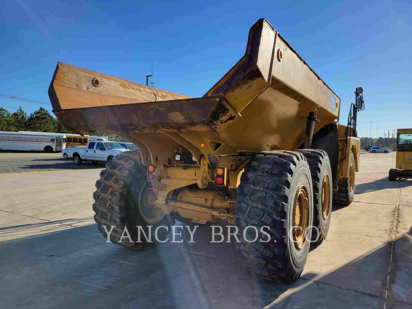 2016 Caterpillar 725 Articulated Truck