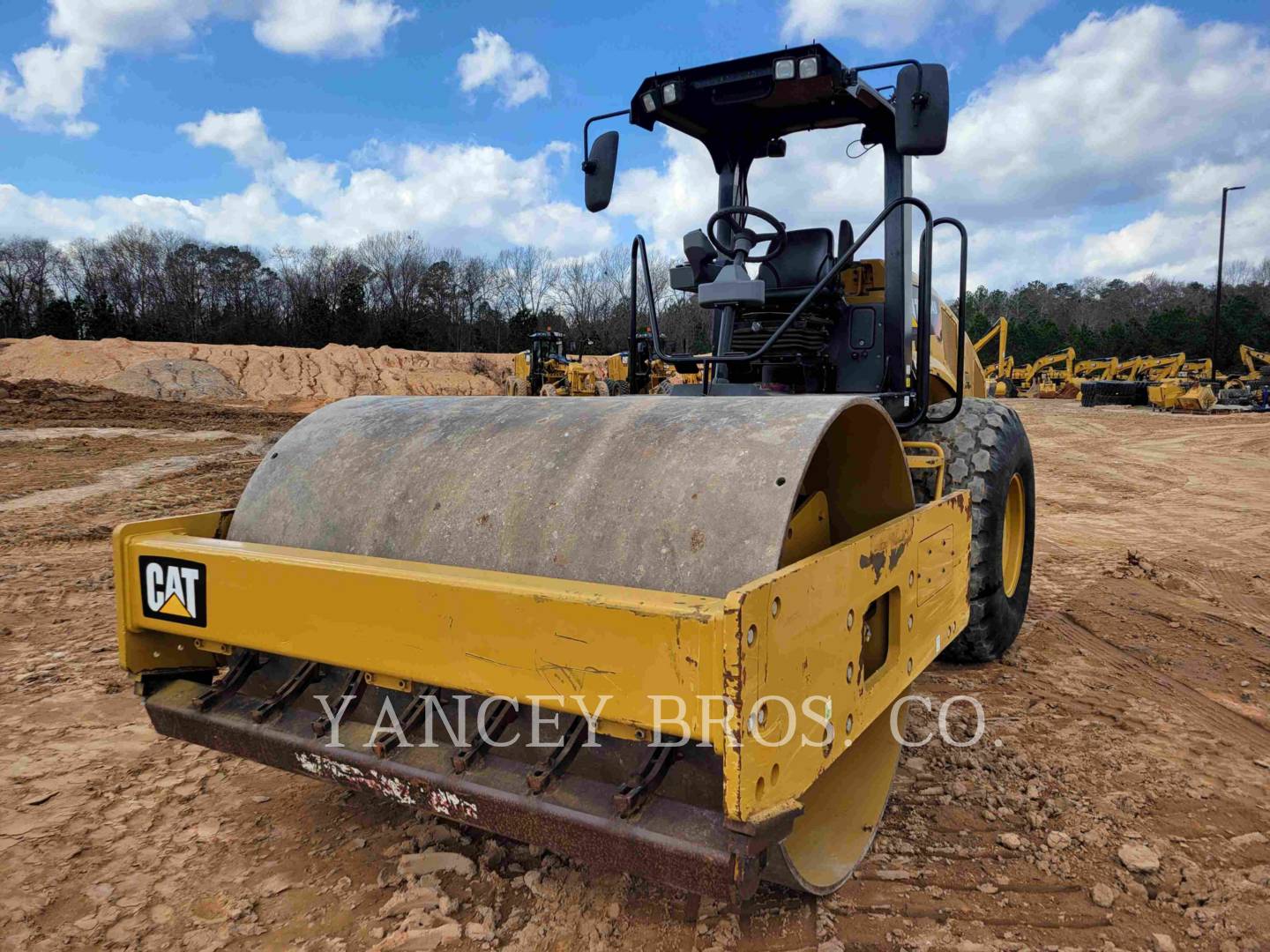 2015 Caterpillar CS54B Compactor