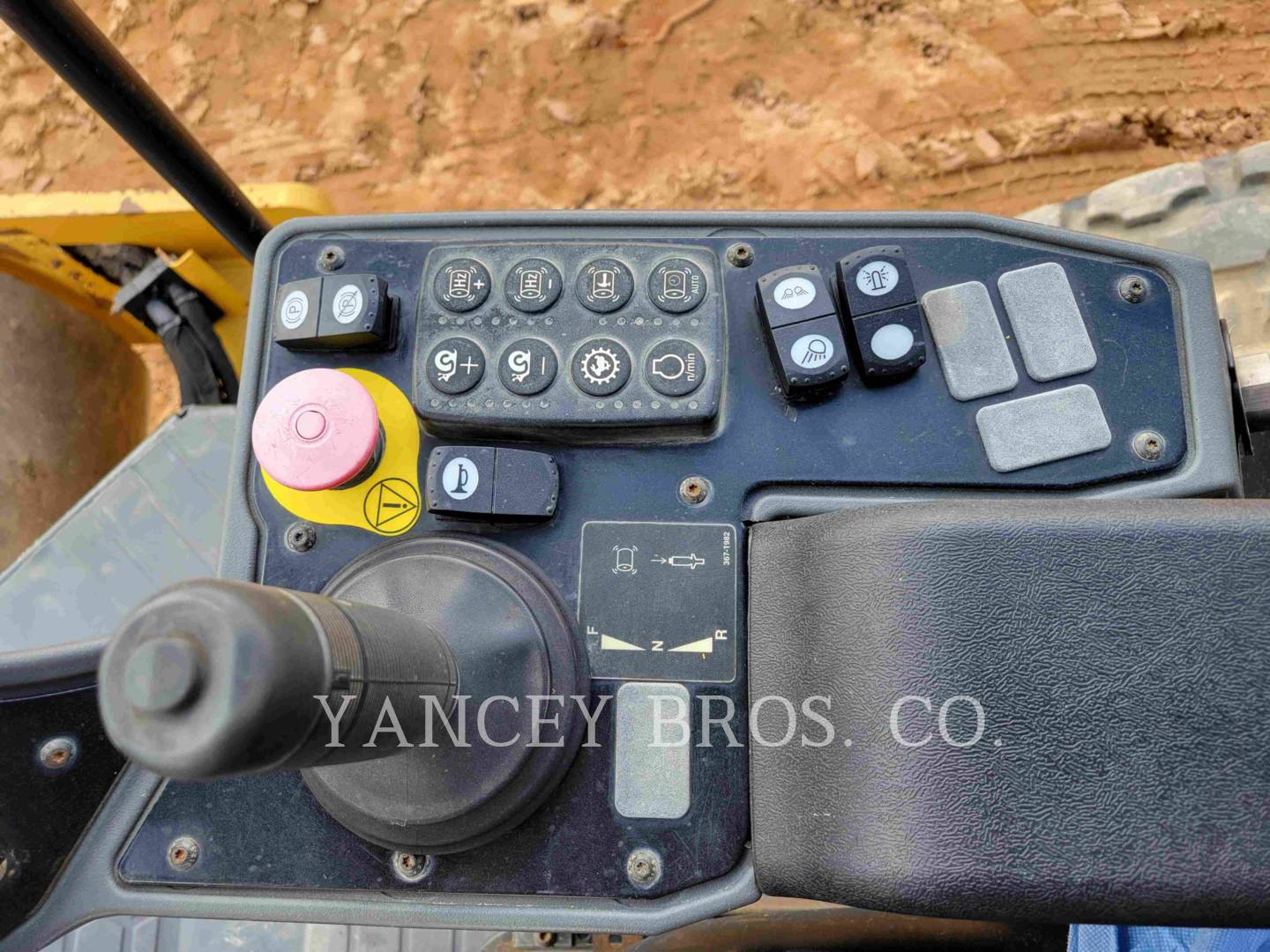 2015 Caterpillar CS54B Compactor