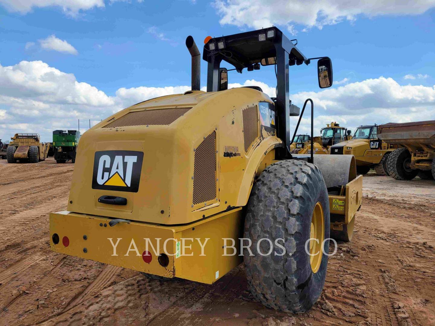 2015 Caterpillar CS54B Compactor