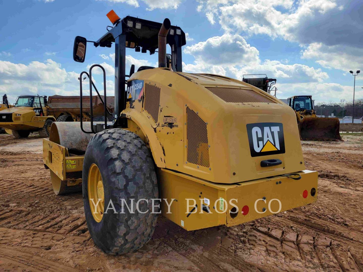 2015 Caterpillar CS54B Compactor