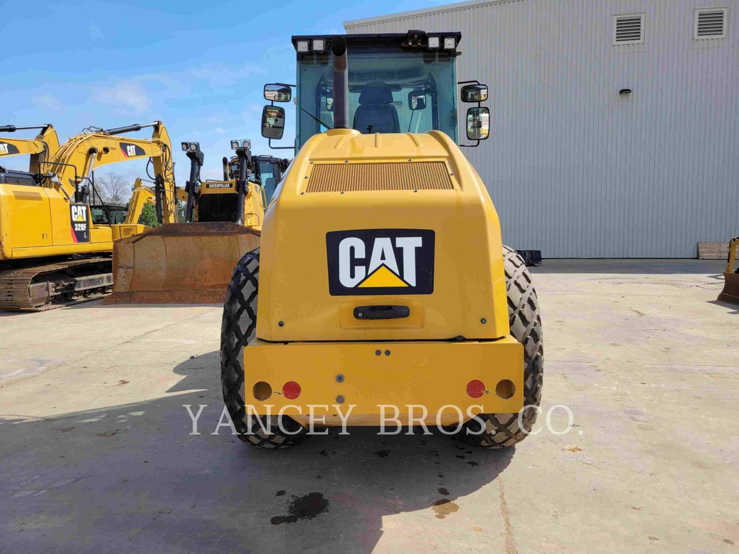 2019 Caterpillar CS56B Compactor