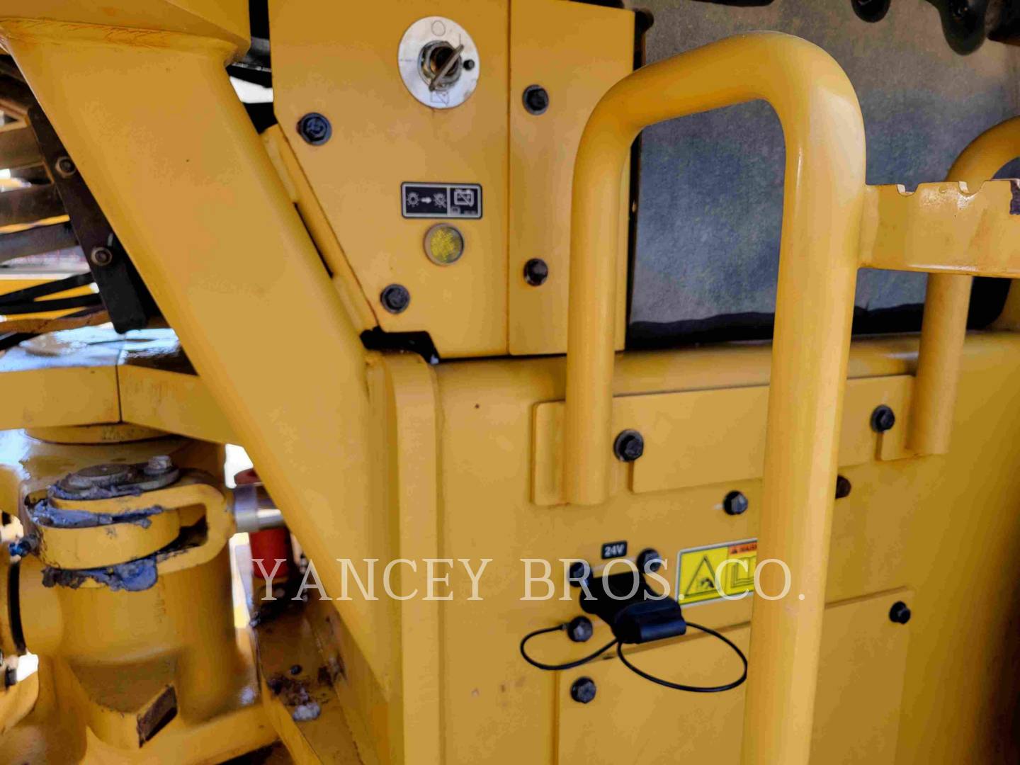 2019 Caterpillar CS56B Compactor