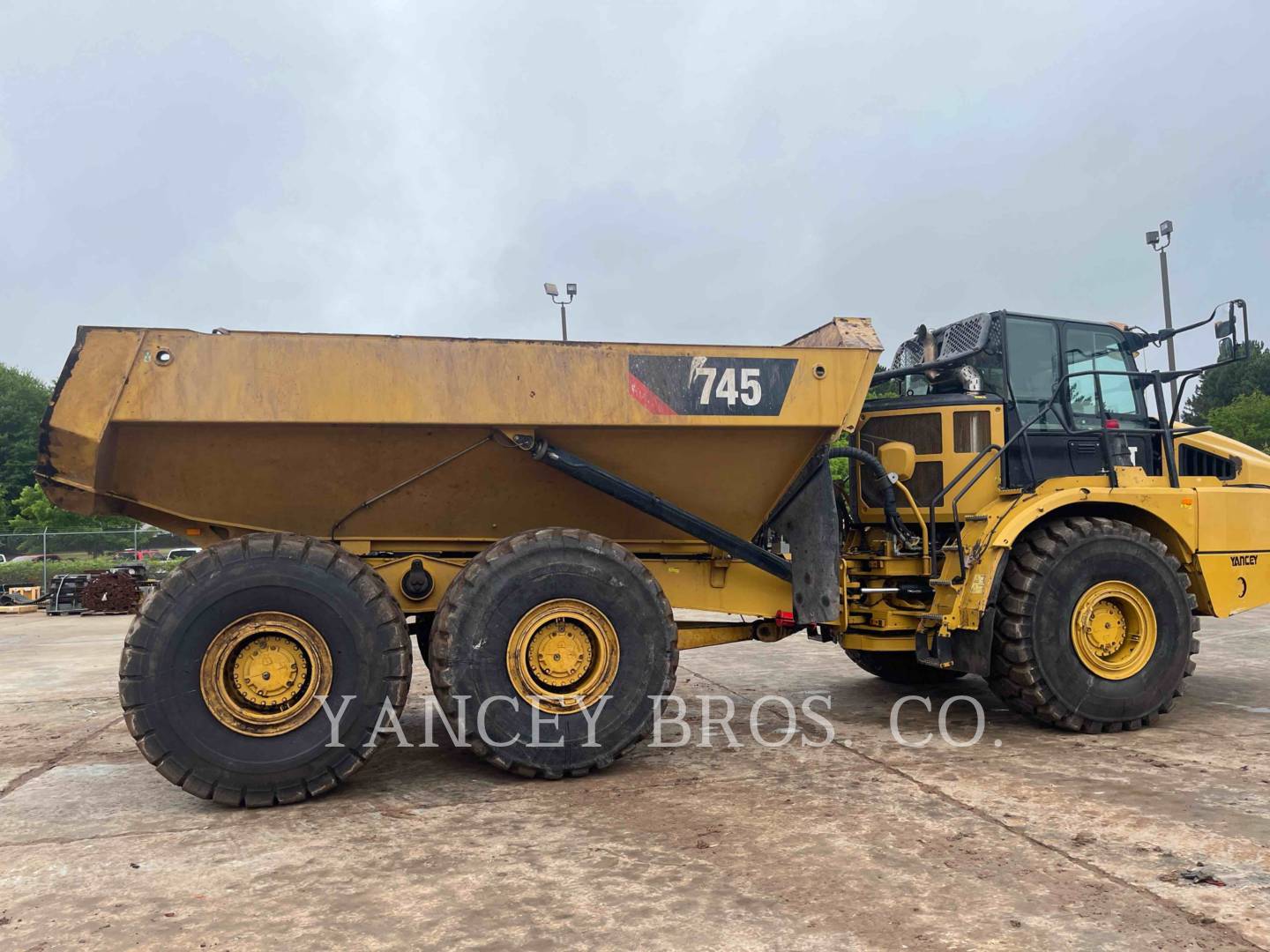 2019 Caterpillar 745 Articulated Truck