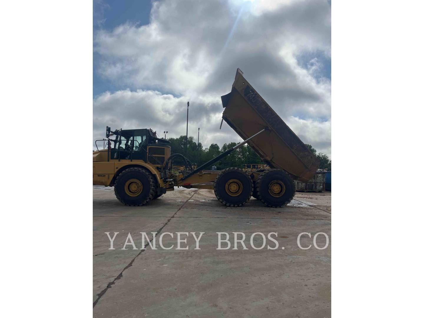 2019 Caterpillar 745 Articulated Truck