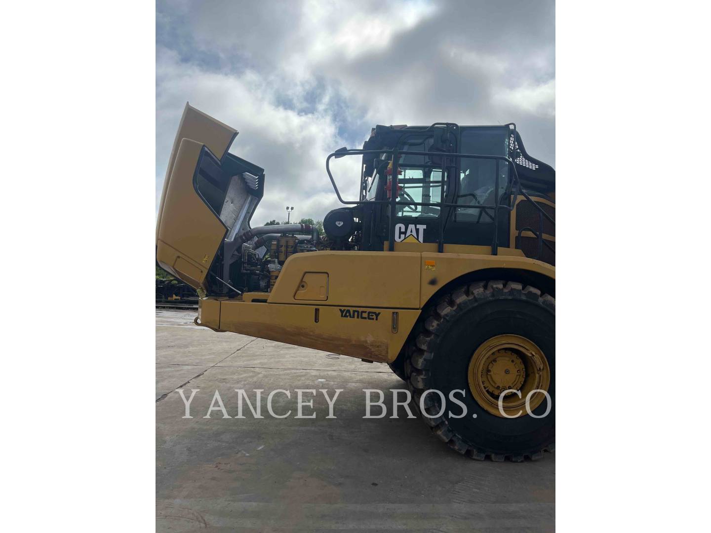 2019 Caterpillar 745 Articulated Truck