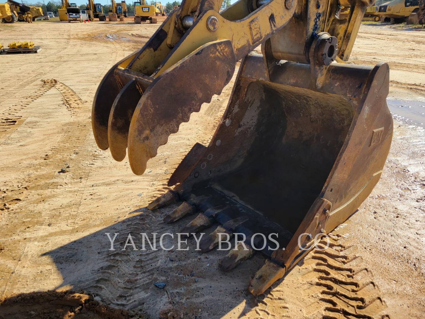 2017 Caterpillar 323FL Excavator