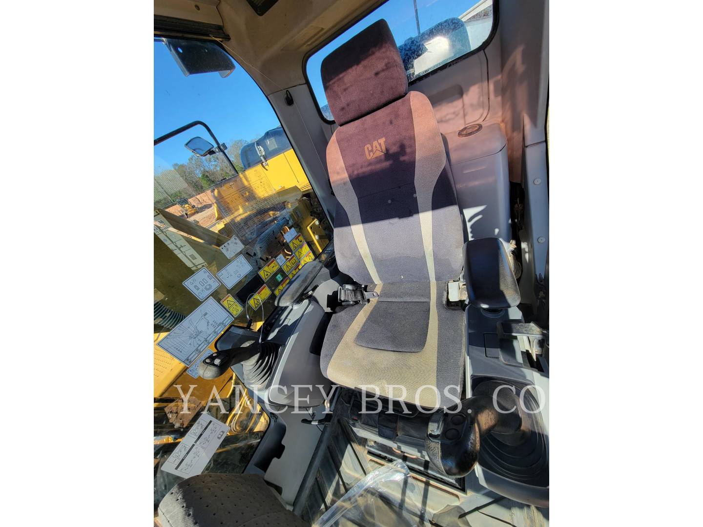 2017 Caterpillar 323FL Excavator