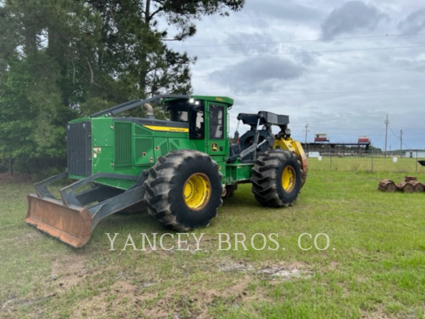 2020 John Deere 748L Skidder