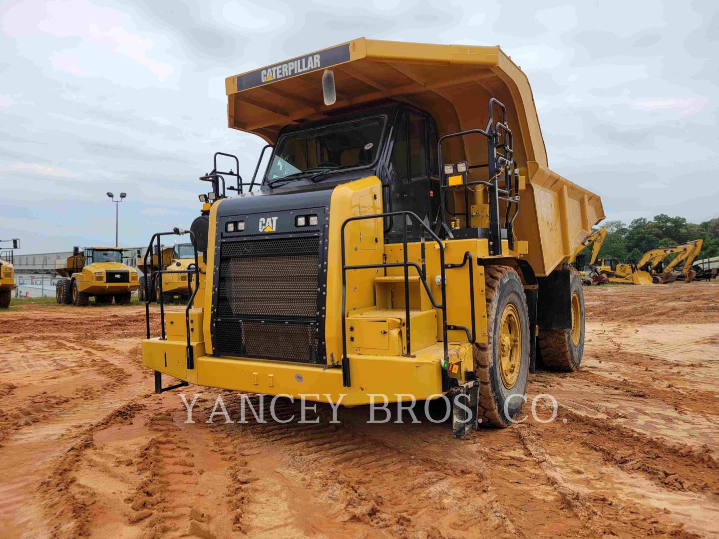 2016 Caterpillar 770G Truck