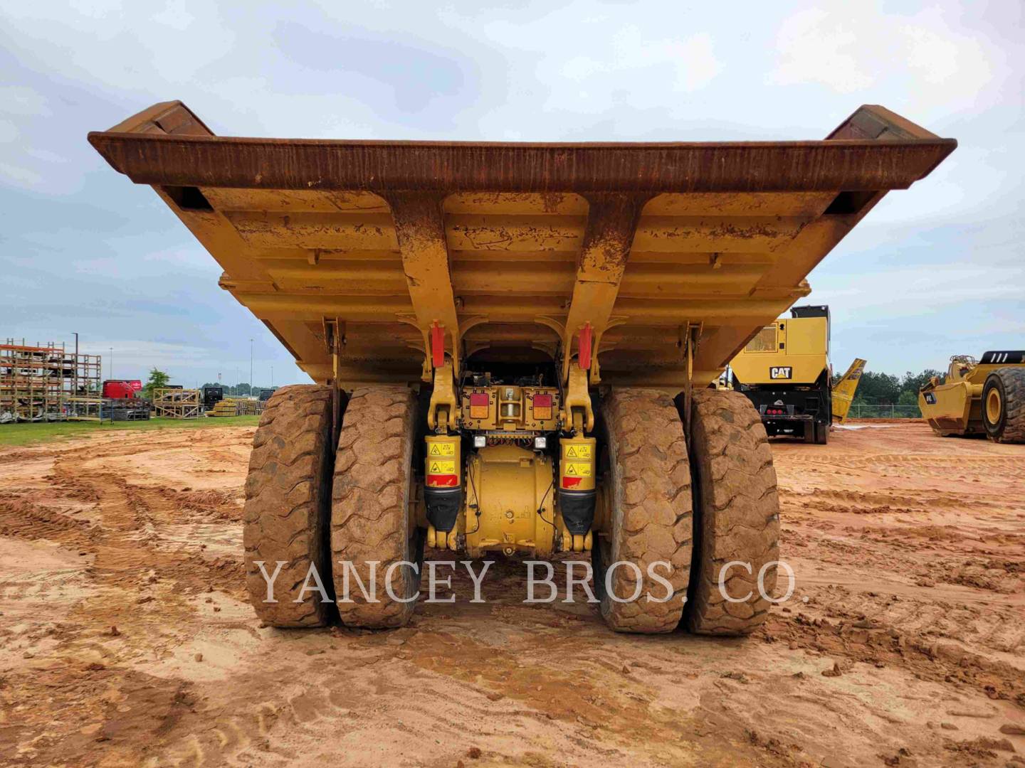 2016 Caterpillar 770G Truck