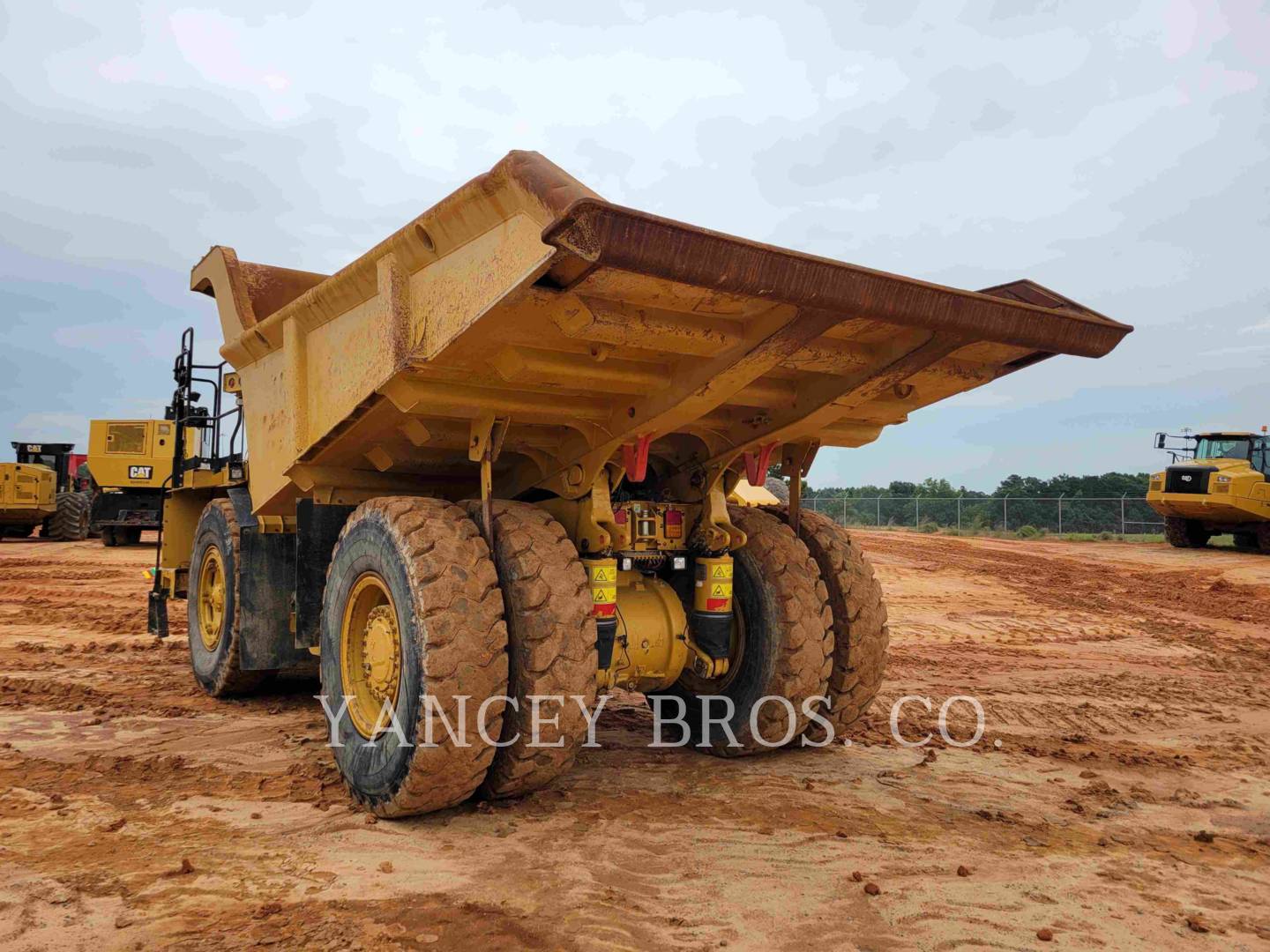 2016 Caterpillar 770G Truck