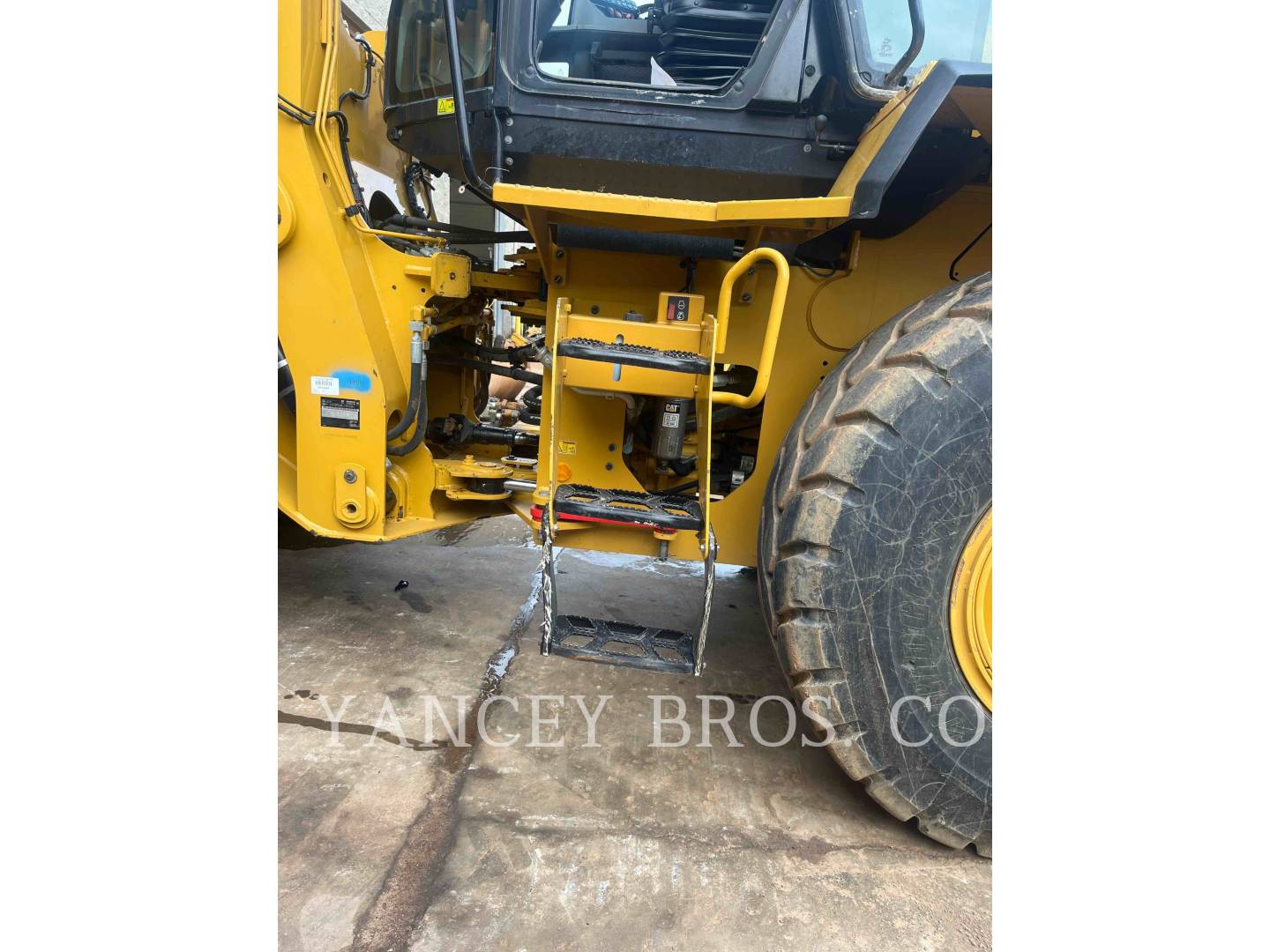 2018 Caterpillar 926M Wheel Loader