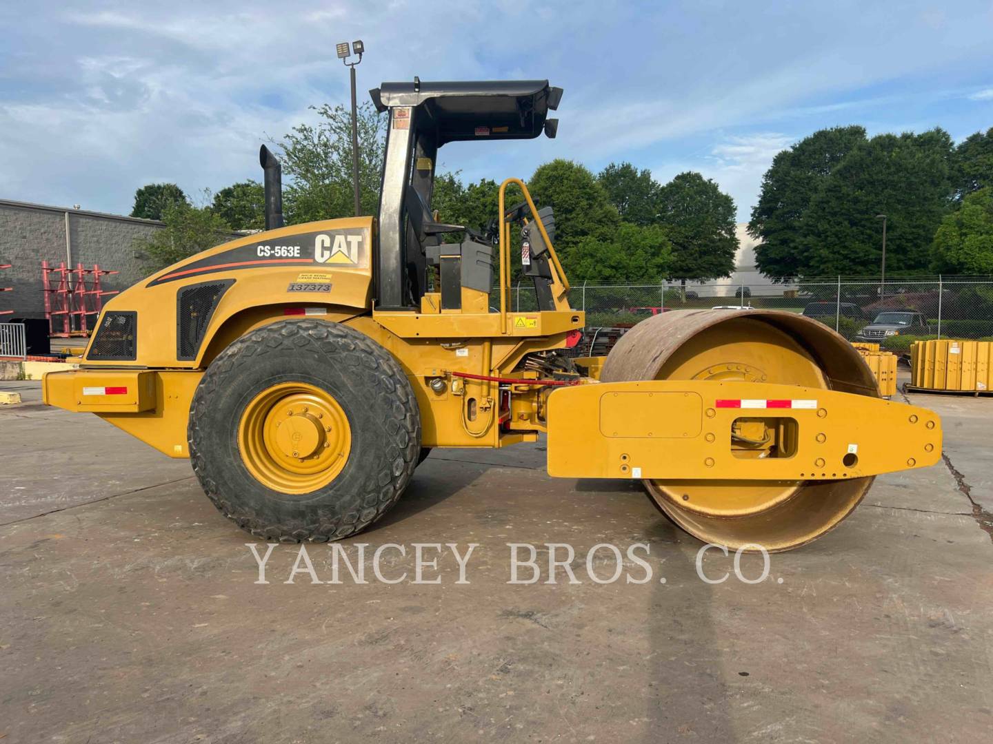 2005 Caterpillar CS-563E Compactor