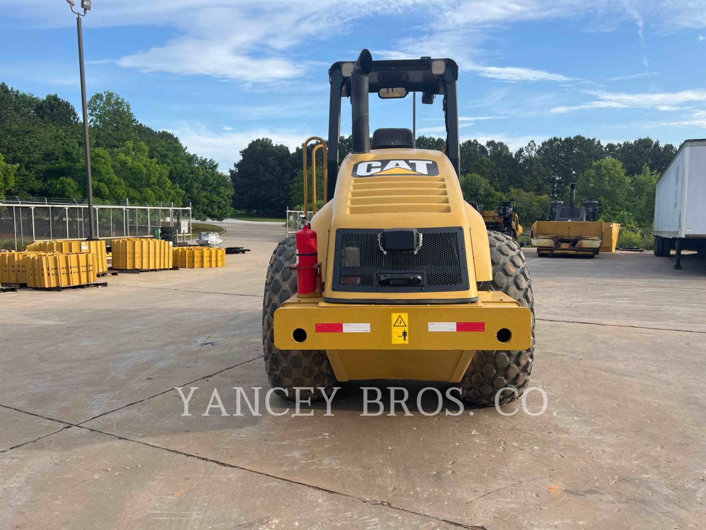 2005 Caterpillar CS-563E Compactor