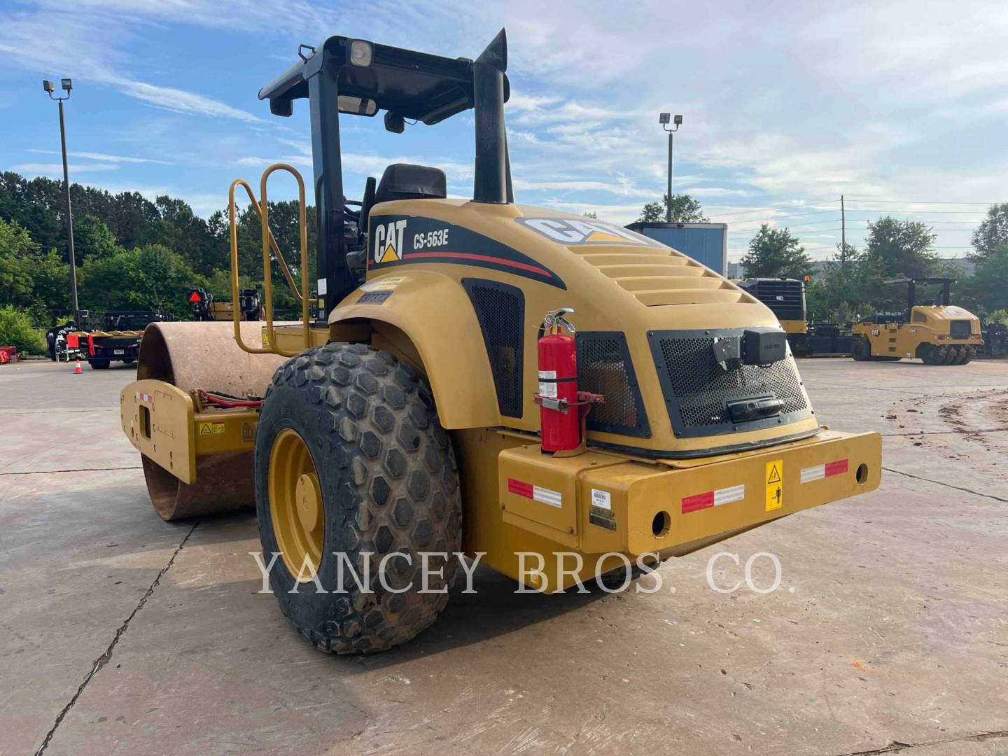 2005 Caterpillar CS-563E Compactor