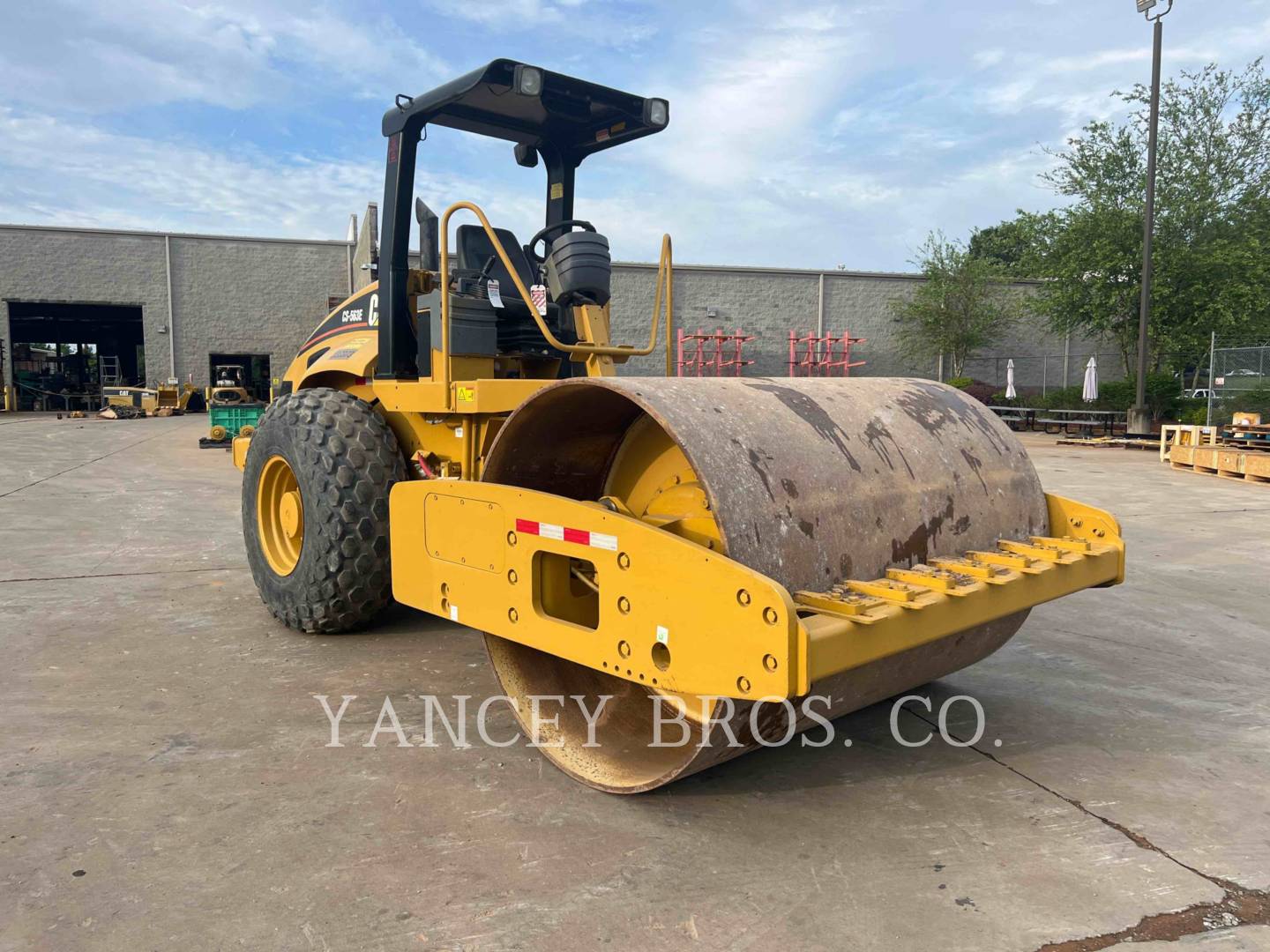 2005 Caterpillar CS-563E Compactor