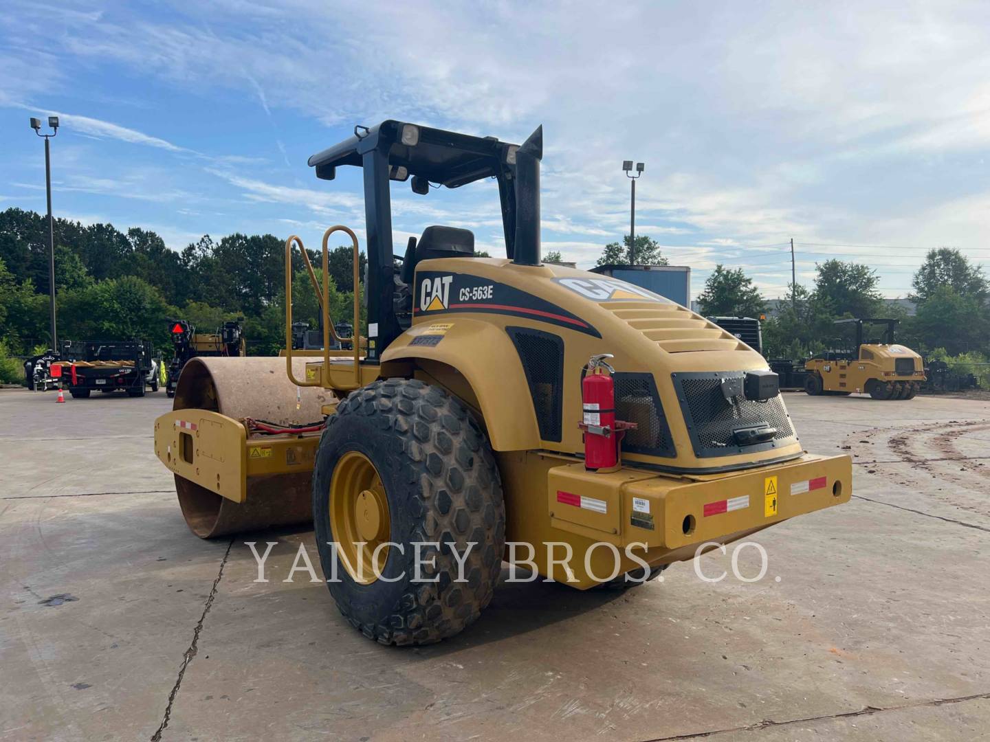 2005 Caterpillar CS-563E Compactor