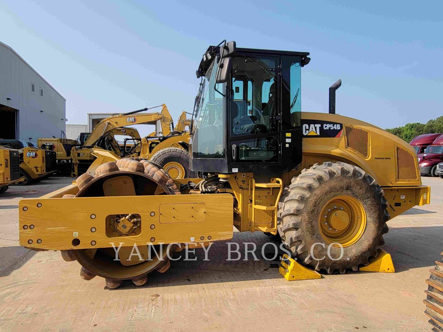 2017 Caterpillar CP54B Compactor