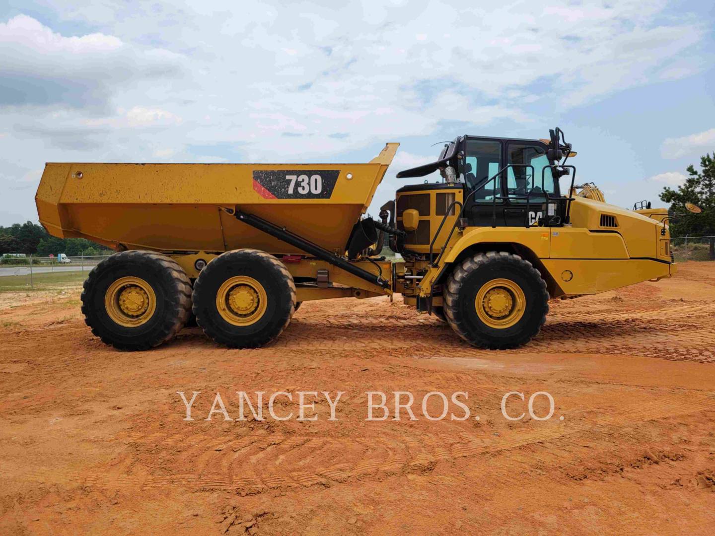 2019 Caterpillar 730 Articulated Truck