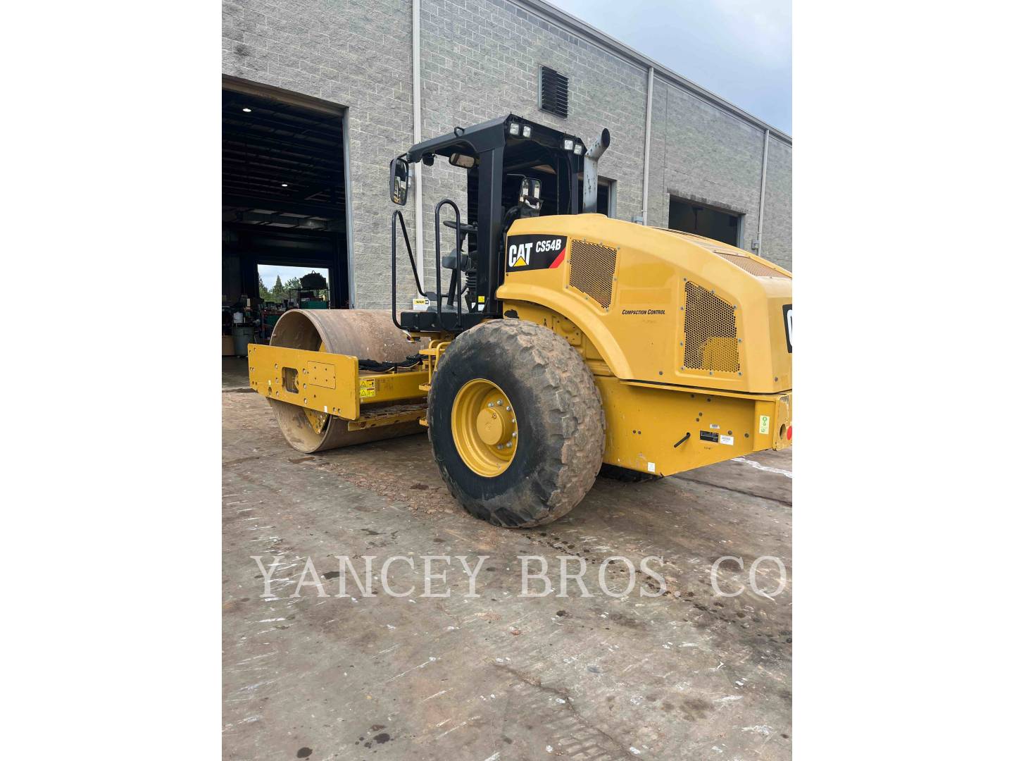 2018 Caterpillar CS54 Compactor