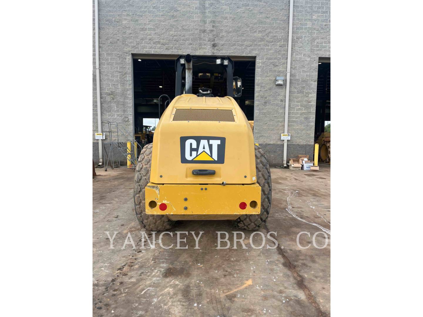 2018 Caterpillar CS54 Compactor