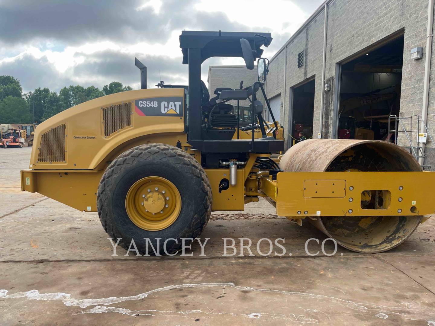 2018 Caterpillar CS54 Compactor