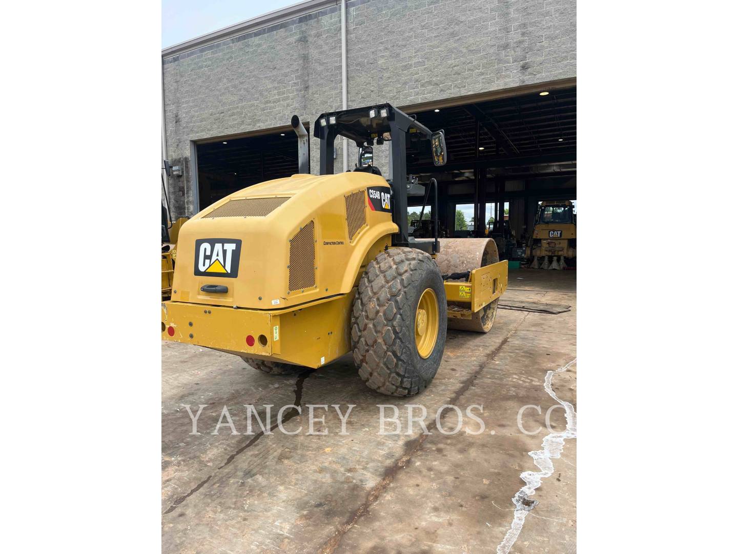 2018 Caterpillar CS54 Compactor