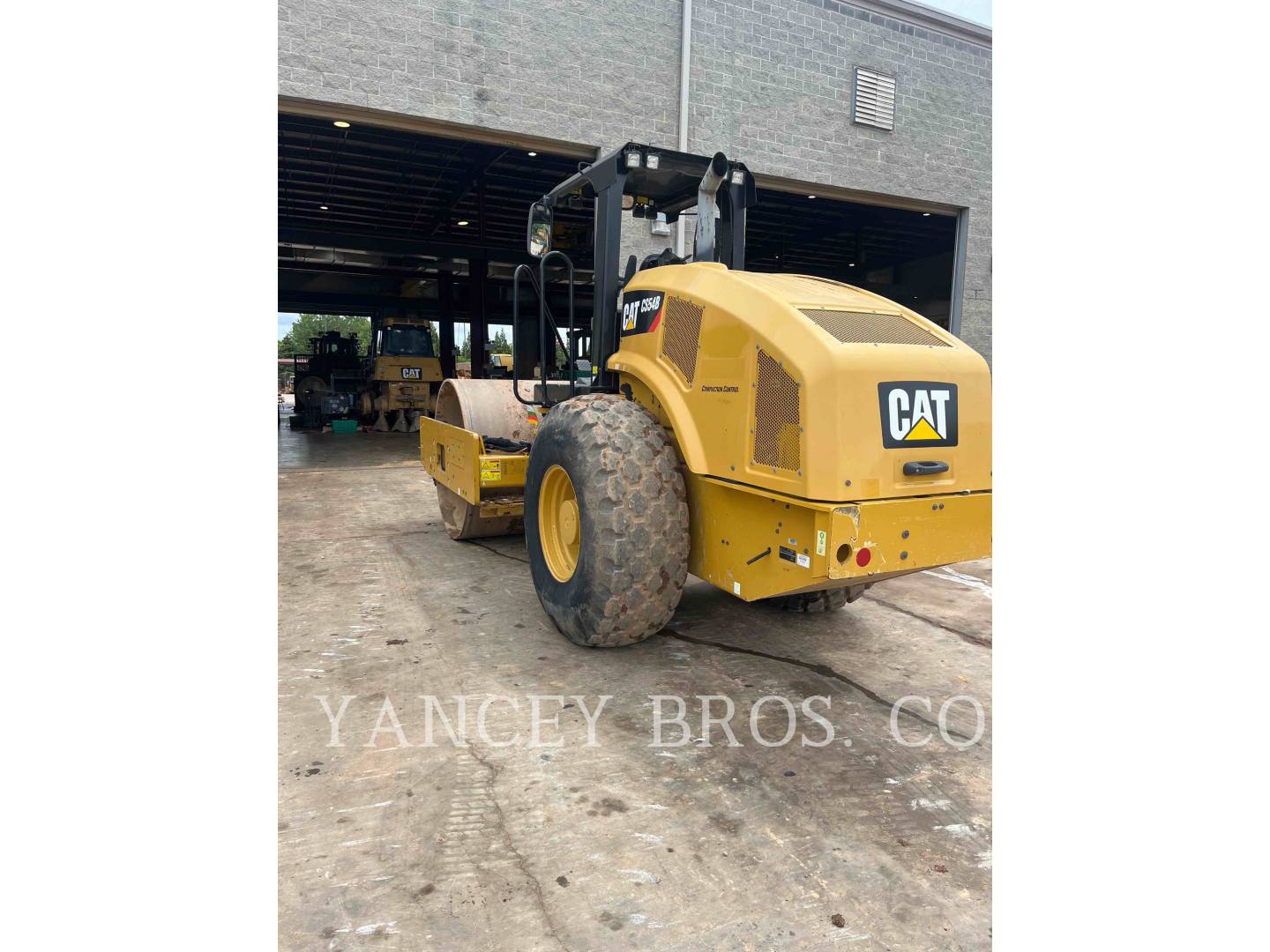 2018 Caterpillar CS54 Compactor