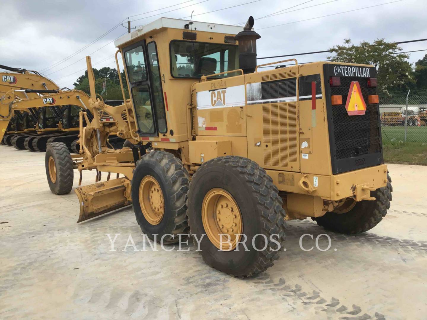 1997 Caterpillar 140HNA Grader - Road