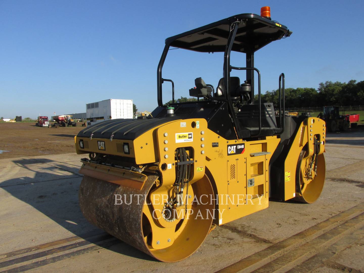 2015 Caterpillar CB44B Paver