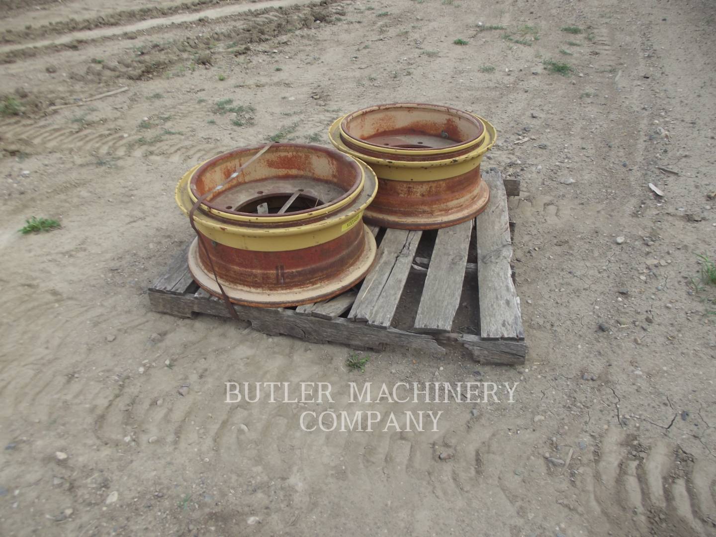 Caterpillar 10.00X24 RIMS (2) Misc