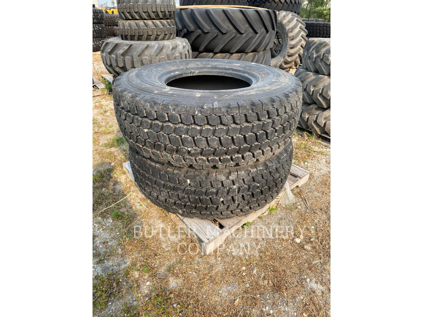 Misc 17.5R25 SNOW TIRES Misc