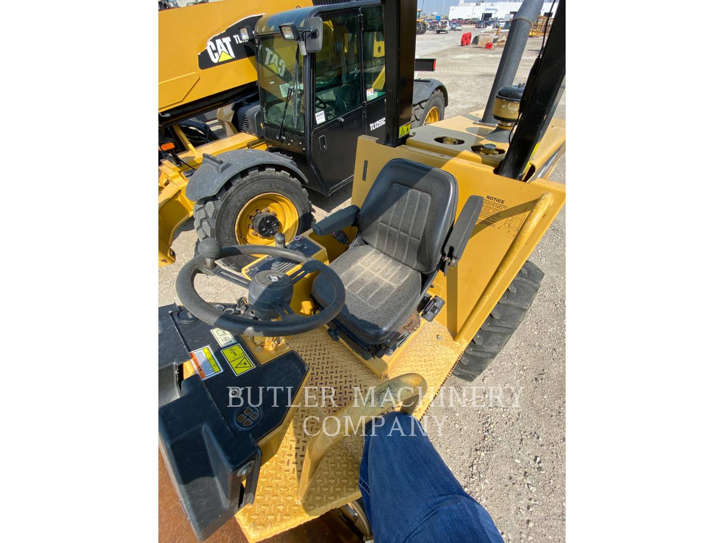 2008 Caterpillar CS-323C Paver