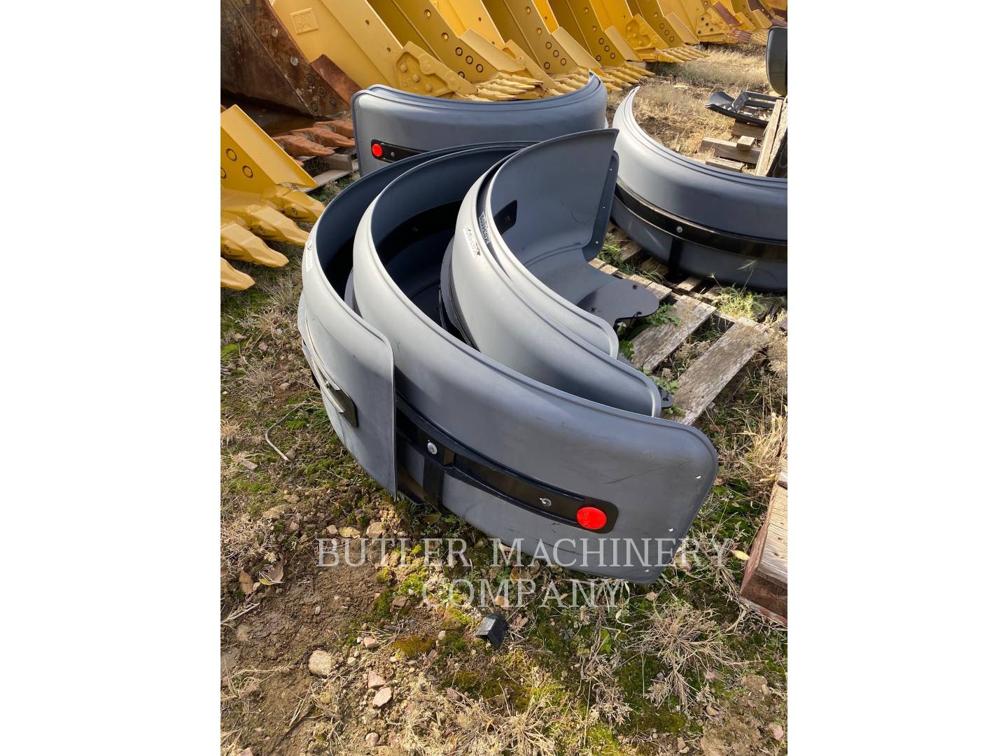 Caterpillar 140M3 REAR FENDER Misc