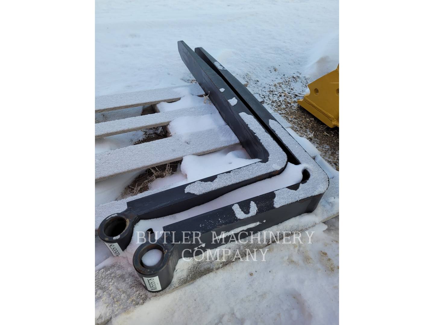 Caterpillar TH408D Pallet Fork