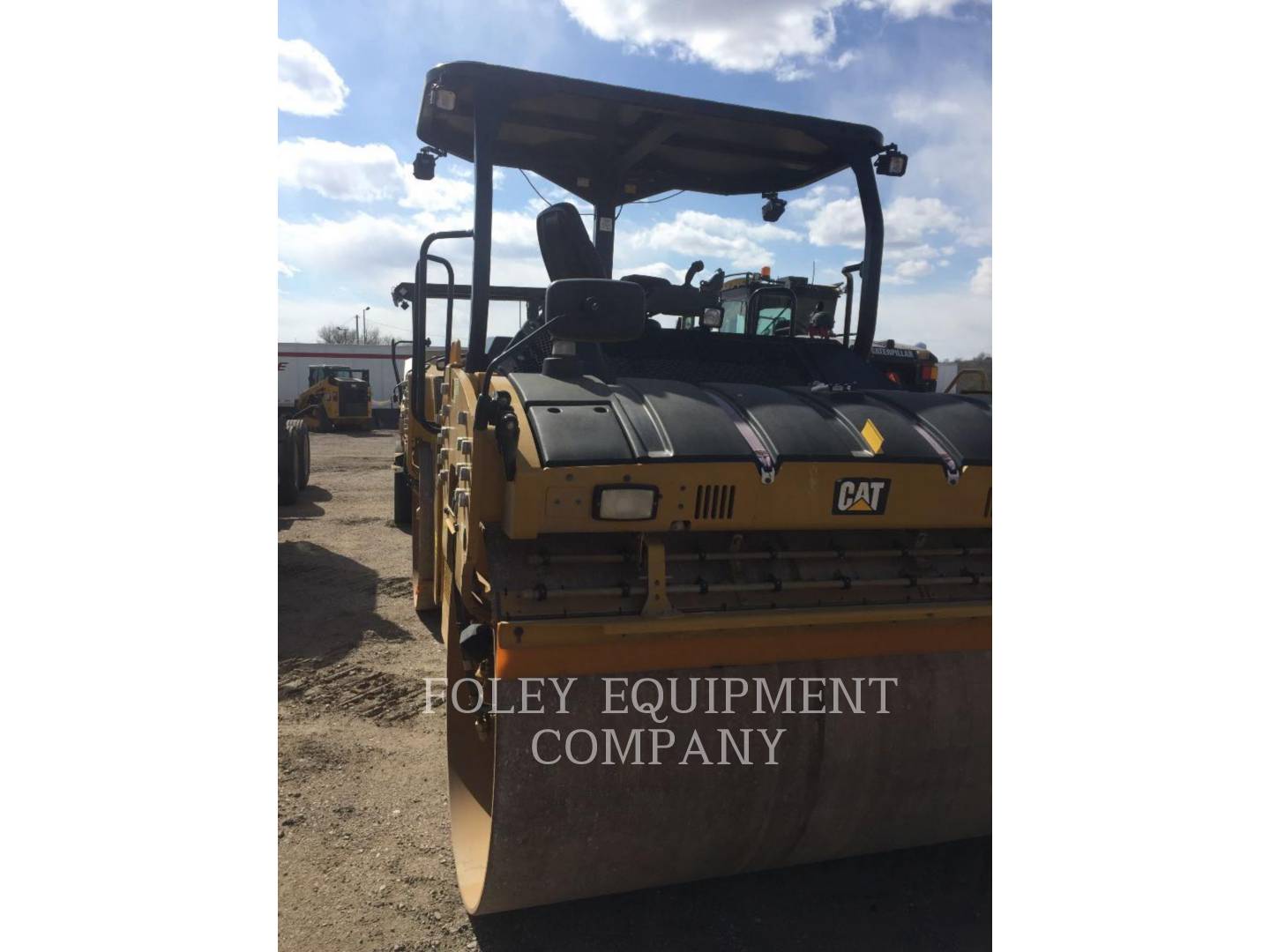 2018 Caterpillar CB66B Compactor