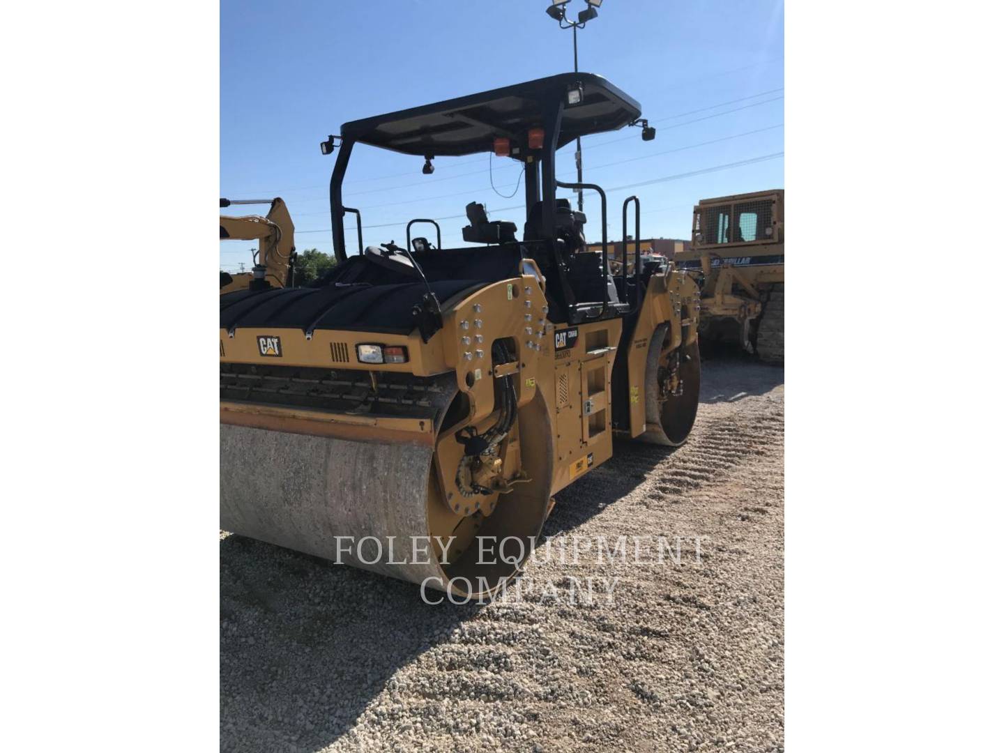 2017 Caterpillar CB66B Compactor