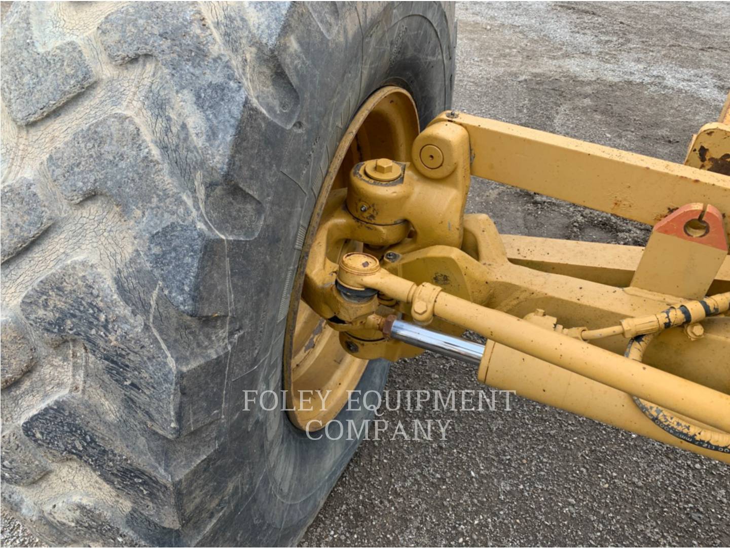 2004 Caterpillar 140H Grader - Road