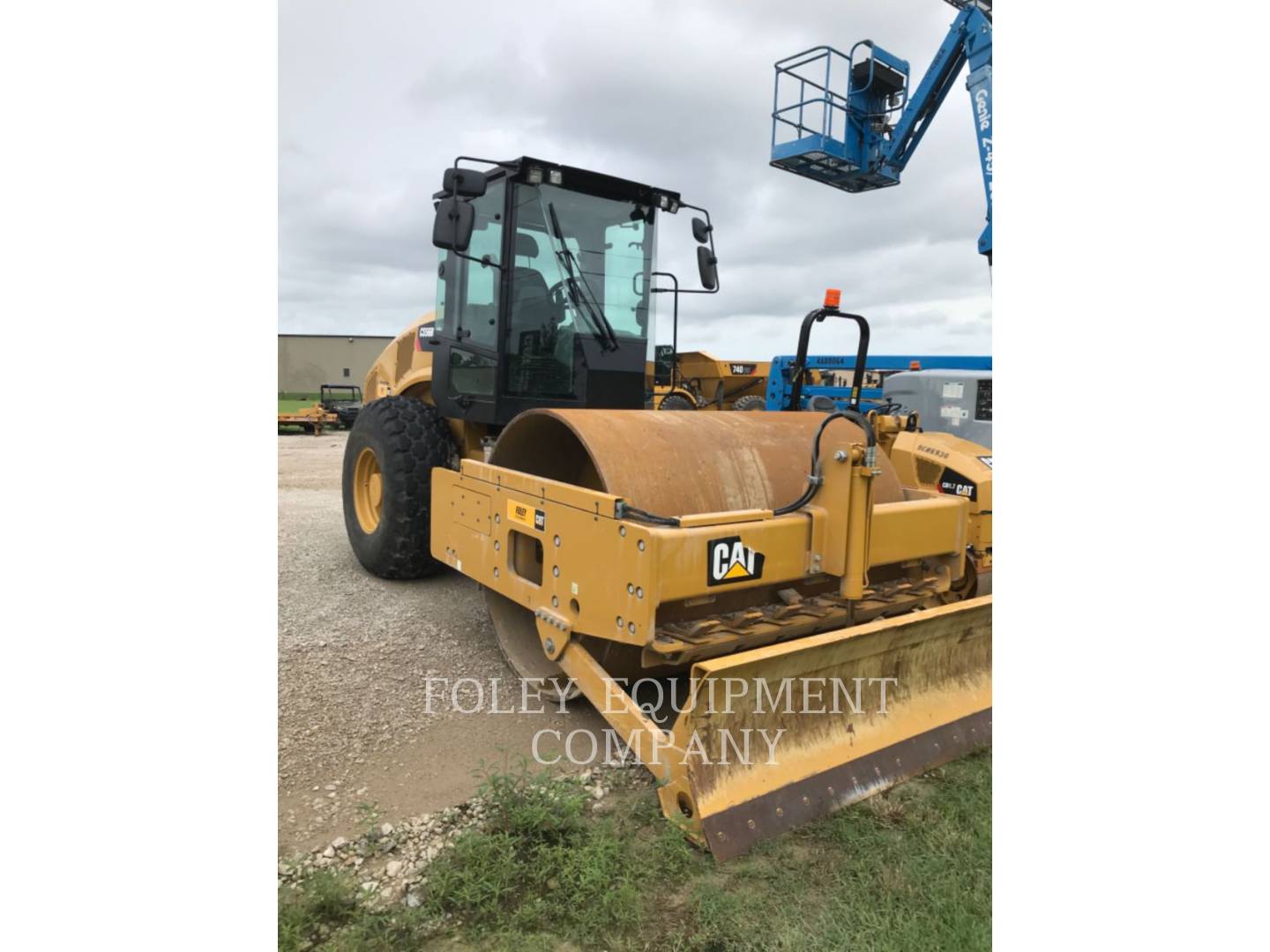 2019 Caterpillar CS56B Compactor