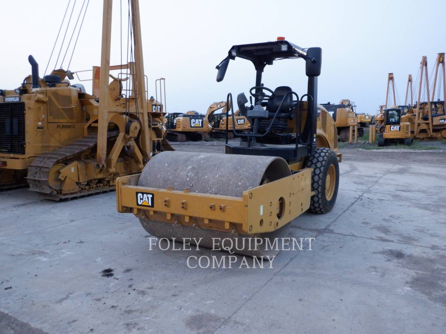 2016 Caterpillar CS44B Compactor