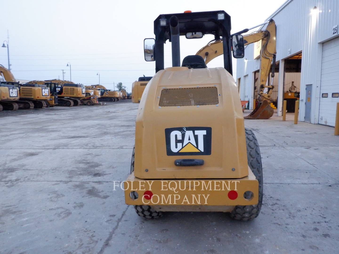 2016 Caterpillar CS44B Compactor