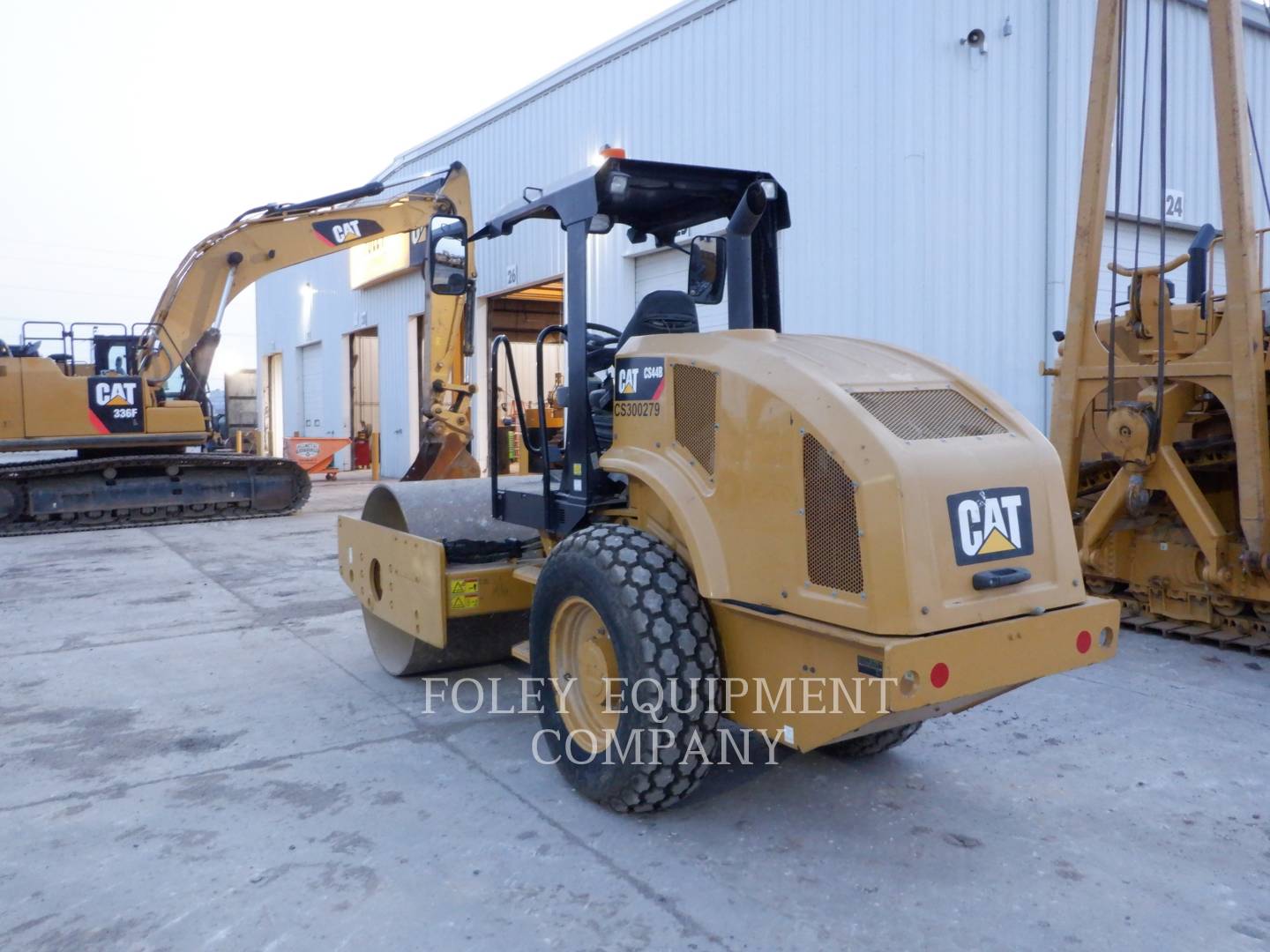 2016 Caterpillar CS44B Compactor