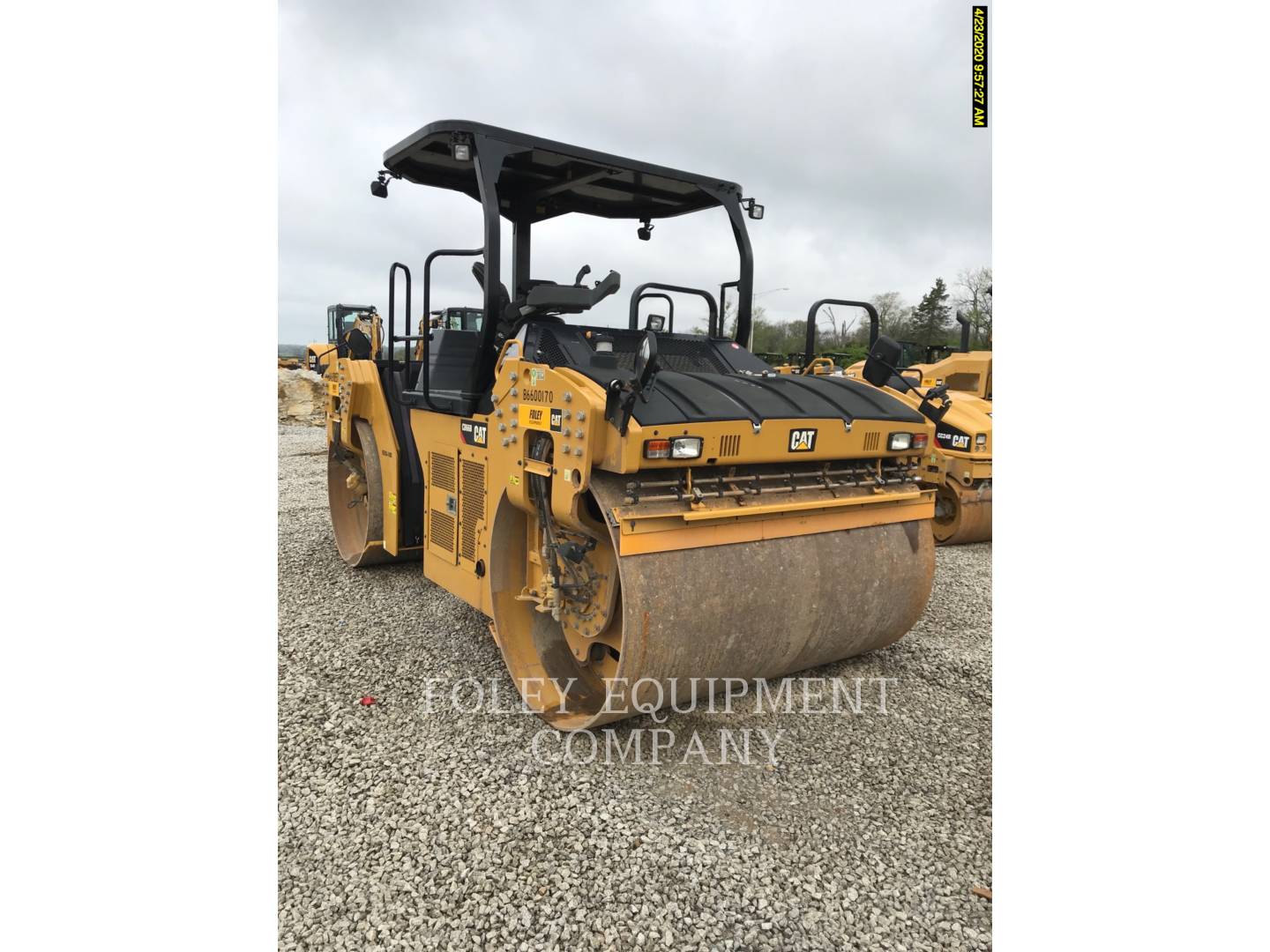 2016 Caterpillar CB66B Compactor